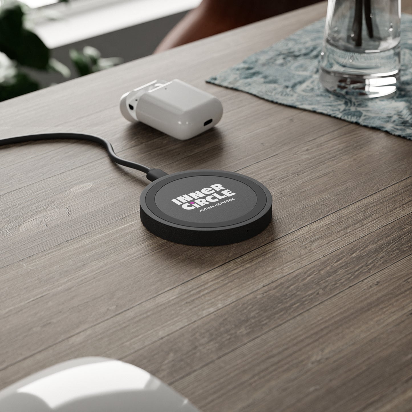 Quake Wireless Charging Pad - Retro